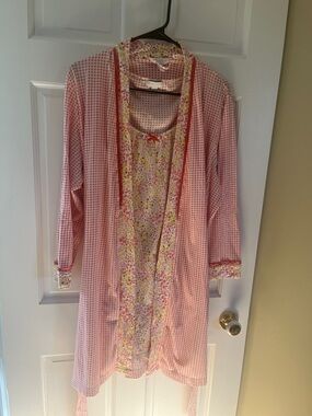 Charter Club nightdress & robe